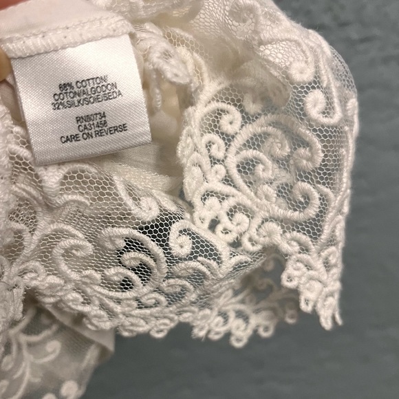 RARE white Embroidery top - Picture 5 of 7